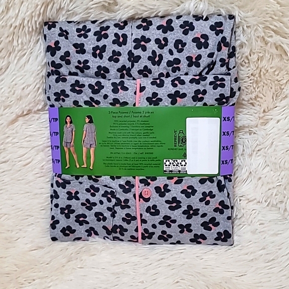 Kate Spade Women's Pajamas, 2 piece, Flowers - Picture 2 of 3